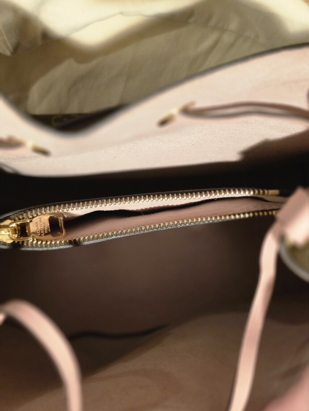 Louis Vuitton Neonoe Rose Poudre - Picture 7 of 9